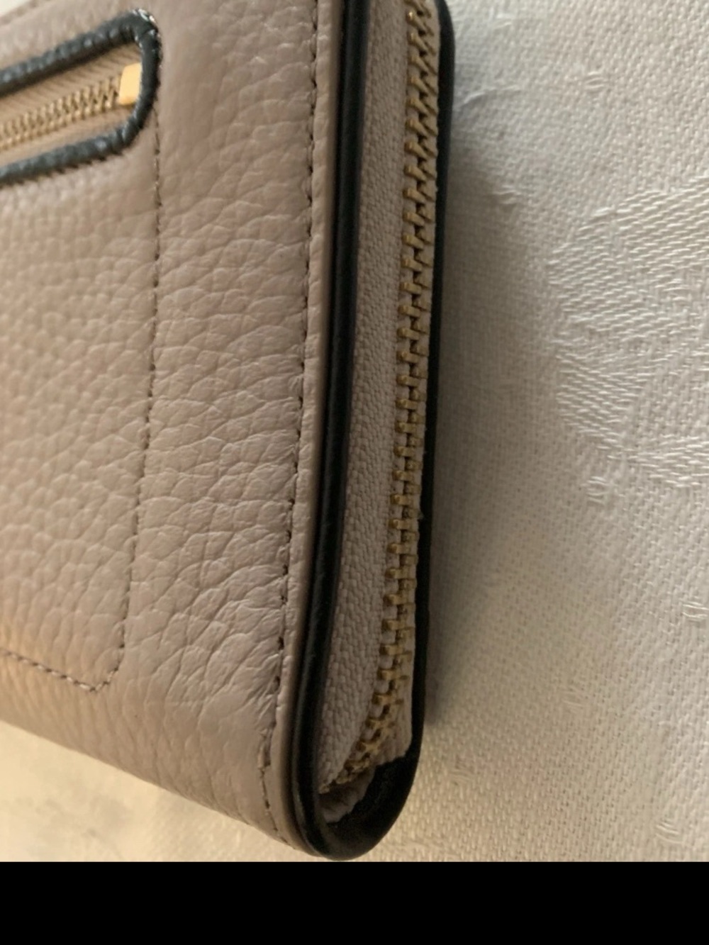 kate spade Pebbled Leather Wallet in Taupe Gold Hardware black tassel - Picture 6 of 12